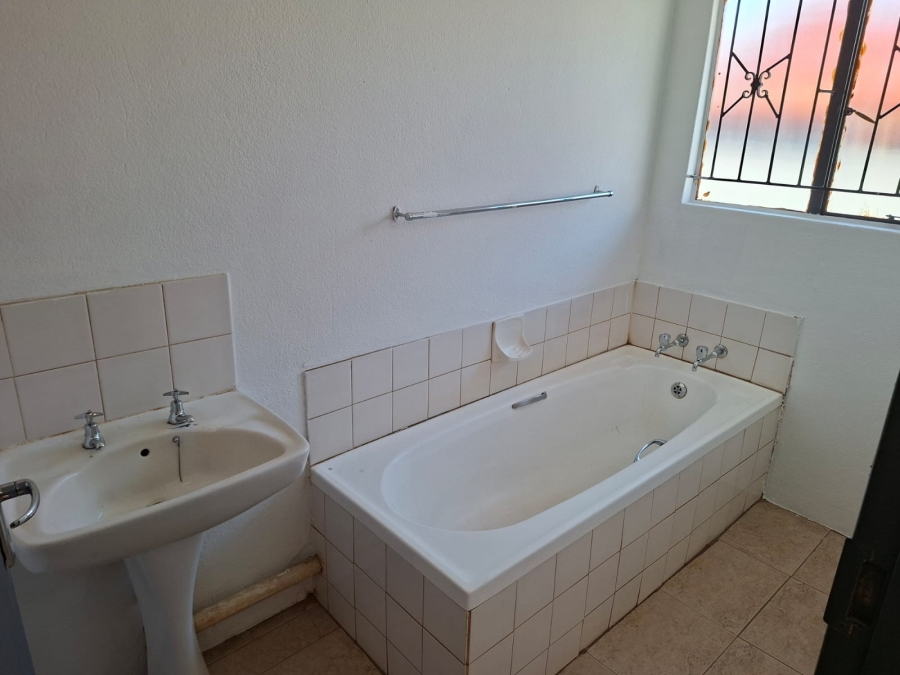 3 Bedroom Property for Sale in Geelhoutpark North West